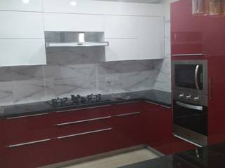 Kitchen at Faridabad, Grey-Woods Grey-Woods Moderne Küchen Holzwerkstoff Rot