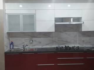 Kitchen at Faridabad, Grey-Woods Grey-Woods Dapur Modern Kayu Buatan Red