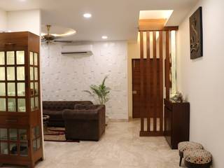 Residence in Emaar Palm Garden, Gurgaon, The_Yellow_Portal The_Yellow_Portal クラシックデザインの リビング