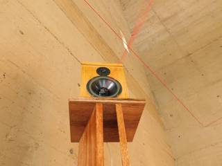 LATIDOS - Arte sonoro en el Centro de Memoria, D-fi Sound D-fi Sound Espaços comerciais Madeira Acabamento em madeira