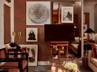 A Warm and Eclectic Apartment Design, Liam Mooney studio Liam Mooney studio Ruang Studi/Kantor Gaya Eklektik