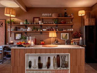 A Warm and Eclectic Apartment Design, Liam Mooney studio Liam Mooney studio Kitchen