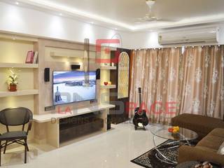 Home Interior Project @ Kandivali, Planspace Designs Globally Pvt Ltd Planspace Designs Globally Pvt Ltd Modern living room