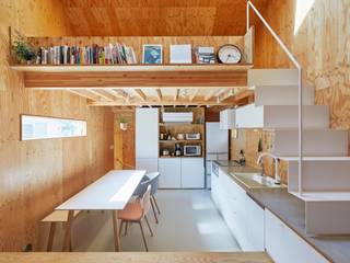 MILK CARTON HOUSE, .8 / TENHACHI .8 / TENHACHI Ausgefallene Esszimmer Holz