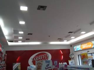 MINI MARKERT JGB, CARVIC INSTALACIONES ELECTRICAS CARVIC INSTALACIONES ELECTRICAS Commercial spaces