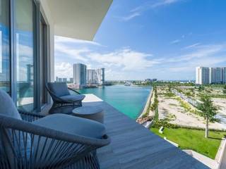 HOTEL AQUA CANCUN , SINDO OUTDOOR SINDO OUTDOOR 모던스타일 발코니, 베란다 & 테라스 알루미늄 / 아연