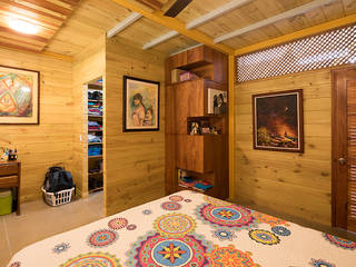 Casa Esparza, YUSO YUSO Small bedroom Wood