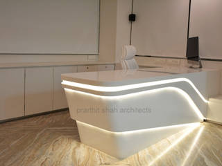 50 Shades of White – Office Interior Design, prarthit shah architects prarthit shah architects Minimalistische Arbeitszimmer