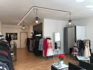 Modegeschäft La Moda in Braunau am Inn, Skapetze Lichtmacher Skapetze Lichtmacher Moderne Geschäftsräume & Stores