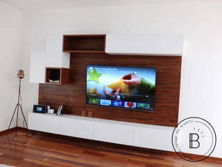 Centro TV - Parota + MDF blanco, Bombilla Taller de diseño Bombilla Taller de diseño Salas de estilo ecléctico Compuestos de madera y plástico