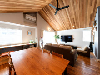 クラシックの家 インテリア一覧, クラシック一級建築士事務所 クラシック一級建築士事務所 Modern living room Wood Wood effect