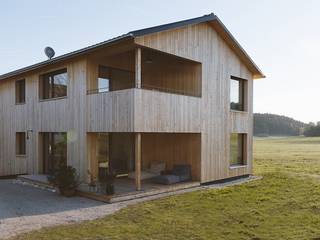 Passivhaus in Tabing, Chiemgau, Lebensraum Holz Lebensraum Holz منزل عائلي كبير خشب Wood effect