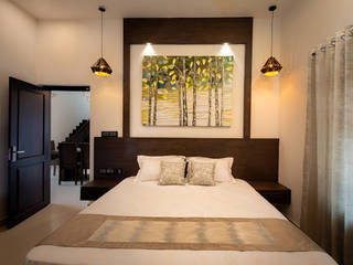 Residence interiors in kozhikode, Vidya Anand Design & Decor Vidya Anand Design & Decor Phòng ngủ nhỏ Ván ép