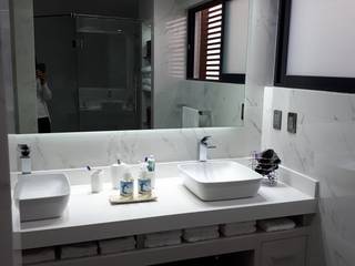 Hacienda de Vallescondido , FAR920924JC0 FAR920924JC0 Baños de estilo minimalista Azulejos