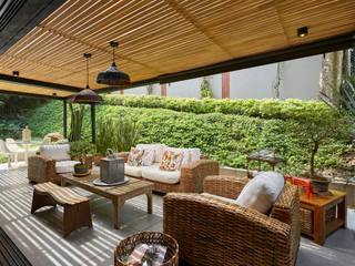 Casa Avellaneda, CAJA BLANCA CAJA BLANCA Rustic style balcony, veranda & terrace