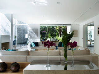 Casa de Playa , Alexander Congonha Alexander Congonha Modern living room White