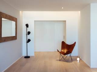 Completa Renovación y Decoración Minimalista para un Apartamento en Barcelona , Studioapart Interior & Product design Barcelona Studioapart Interior & Product design Barcelona Minimalist living room Wood Wood effect