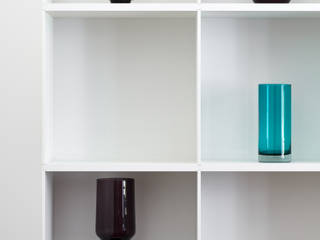 WEINKATH LIVING / Regale, Weinkath GmbH Weinkath GmbH Modern Dining Room Wood-Plastic Composite White