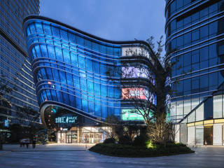 Hong Leong City Center in Suzhou by Aedas , Architecture by Aedas Architecture by Aedas クラシックデザインの 書斎 金属 灰色