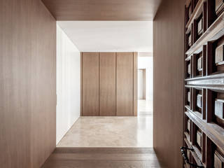 Vivienda Alameda, onside onside Pasillos, vestíbulos y escaleras de estilo minimalista Madera Acabado en madera