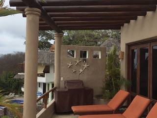 Pérgola tipo tronco, Resinas del Pacifico Resinas del Pacifico Rustic style balcony, veranda & terrace Glass