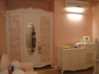 new born baby room , Tanish Dzignz Tanish Dzignz Детская комната в колониальном стиле