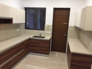 Modular Kitchen and Wardrobes in Chennai by Hoop Pine, Hoop Pine Interior Concepts Hoop Pine Interior Concepts Cucinino Compensato