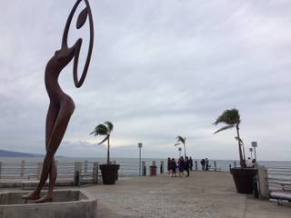 Pérgolas y macetas en Fibra de vidrio para el Malecón de San Blas, Nayarit, Resinas del Pacifico Resinas del Pacifico Espaces commerciaux