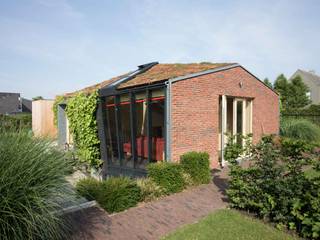 Woonhuis met hangende tuin, marcus architecten marcus architecten Small houses