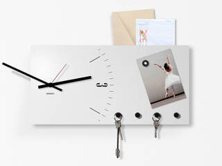 Orologio da parete Organizer Clock&More, dESIGNoBJECT.it dESIGNoBJECT.it Minimalistische Häuser Metall