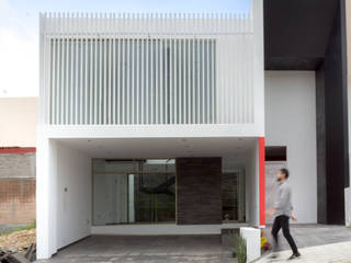 Casa HR, lcr arquitectos lcr arquitectos 獨棟房