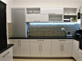 Modern Luxurious Apartment Dwelling, 3A Architects Inc 3A Architects Inc Cocinas equipadas Aluminio/Cinc