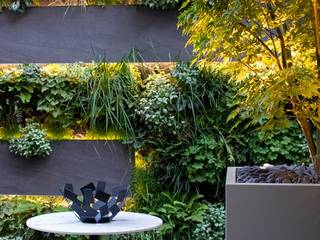 An Amazing Courtyard Garden with Giant Living Wall, MyLandscapes MyLandscapes Nowoczesny ogród