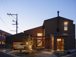 囲みの家, FOMES design FOMES design บ้านและที่อยู่อาศัย