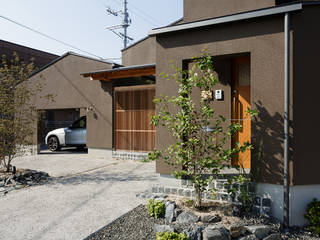 囲みの家, FOMES design FOMES design Eclectic style houses