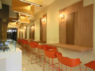 Panineria e Pizzeria, Studio Ferlenda Studio Ferlenda Commercial spaces Engineered Wood Transparent