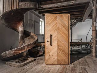 Stworzone przez rzemieślników , SOWAPRO SOWAPRO Industrial style doors Wood Wood effect