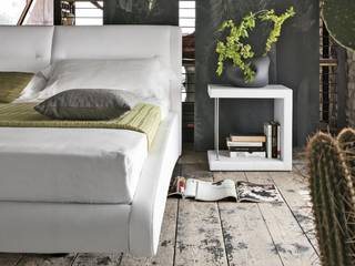 Letto matrimoniale 227x174 in ecopelle colore bianco o nero, Bagno Italia Bagno Italia Спальня Підроблена шкіра Металевий / срібло