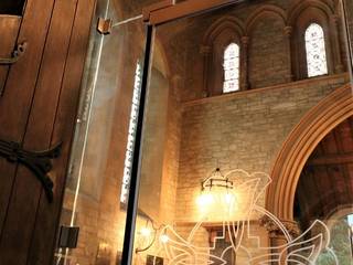 St Marys’ Church Kippington, Ion Glass Ion Glass Puertas y ventanas de estilo minimalista