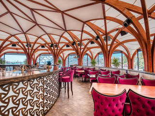 Ресторан PTIZZA. Ялта, Alpbau Alpbau Балкон в скандинавском стиле Дерево