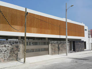 OFICINAS MCV, ACORDES 7D ESTUDIO DE ARQUITECTURA ACORDES 7D ESTUDIO DE ARQUITECTURA Moderne Arbeitszimmer Ziegel Weiß