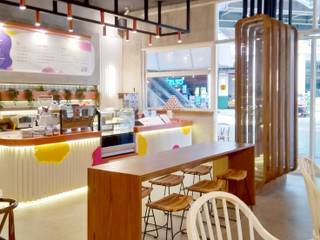 Sundae Monday Cafe, parawarna parawarna Modern style kitchen Plywood