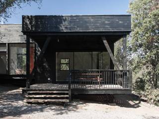 Casa Olmue, MACIZO, ARQUITECTURA EN MADERA MACIZO, ARQUITECTURA EN MADERA Modern style balcony, porch & terrace Wood Wood effect