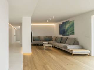 Atico en Ontinyent, Valencia, yuû arquitectura yuû arquitectura Living room Solid Wood Multicolored