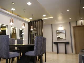 DLF Newtown Heights Kolkata - Dining and Crockery Unit with Built in Bar, Kphomes Kphomes Modern dining room