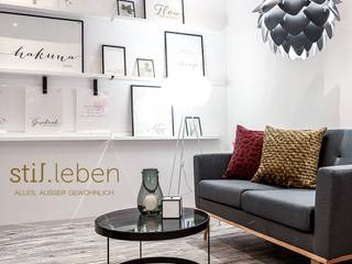 Wohne wie es dir gefällt!, stil.leben concept store stil.leben concept store Salas modernas