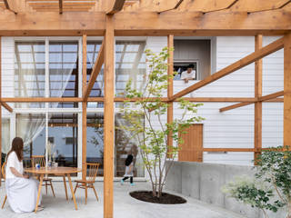 大きなテラスのある家, 堀部太建築設計事務所 堀部太建築設計事務所 Modern Terrace Wood Wood effect