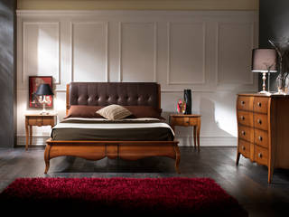 Camera da letto in ciliegio e tiglio con testiera in pelle, Mobilificio RBR ebanisteria Mobilificio RBR ebanisteria Small bedroom Solid Wood Multicolored