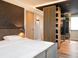 Grote slaapkamer met inloopkast, De Suite De Suite Modern style bedroom