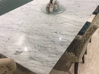 Mesa de Mármol Carrara Venatto, Mármol Gurza Mármol Gurza モダンデザインの ダイニング 大理石